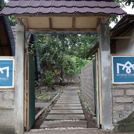 Rumah Gemala גילי אייר מראה חיצוני תמונה